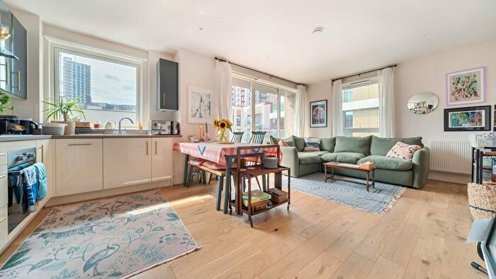 2 Bedroom Flat For Sale In Reminder Lane, London, SE10