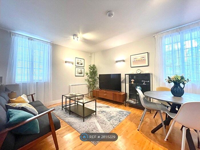 1 Bedroom Flat To Rent In Georges Square, Bristol, BS1