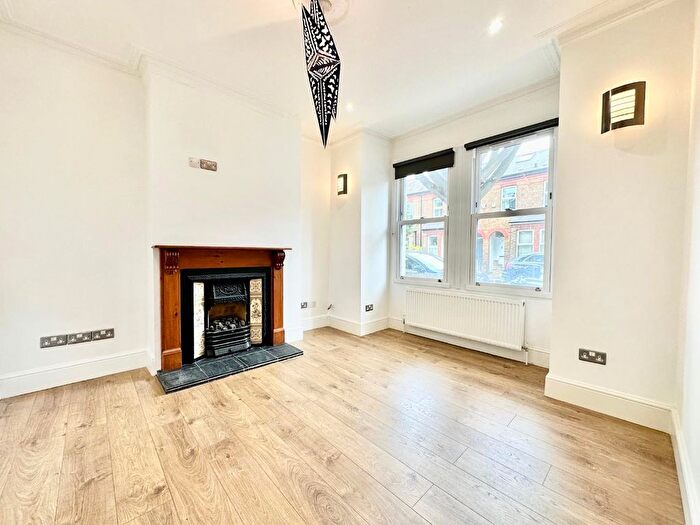 3 Bedroom Terraced House To Rent In Edinburgh Road, London, W7