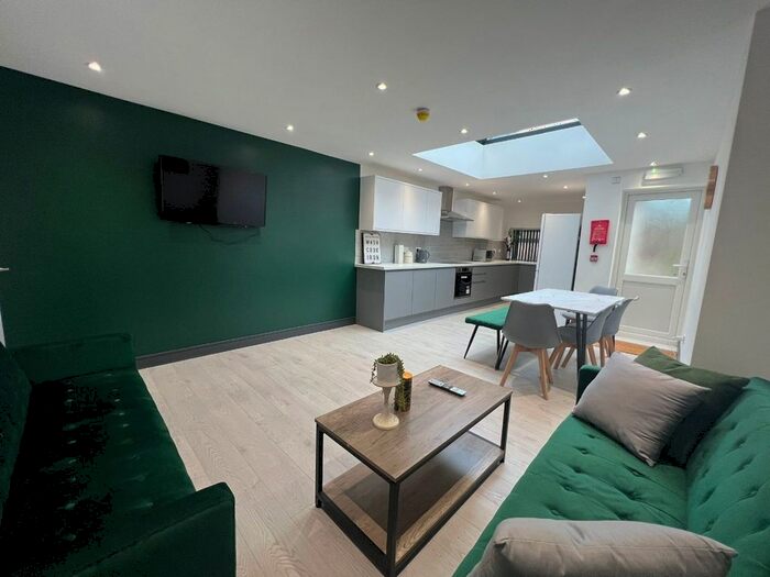 5 Bedroom Terraced House To Rent In Humber Avenue, Coventry, CV1