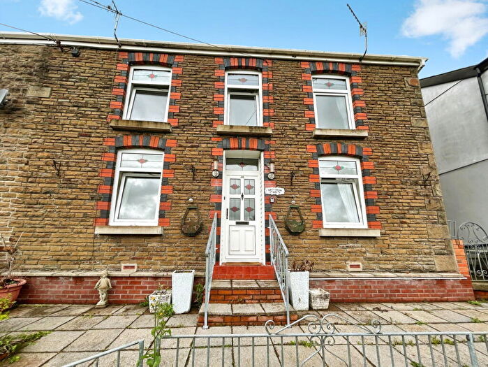 3 Bedroom Semi-Detached House For Sale In Swansea Road, Pontardawe, Swansea, SA8