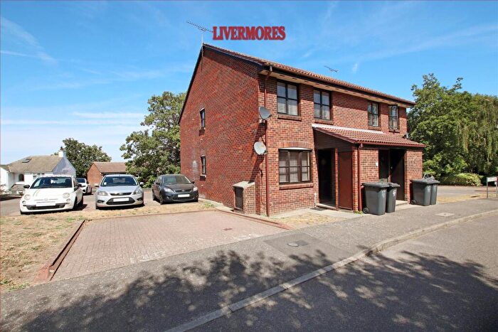 1 Bedroom Maisonette For Sale In Cooper Close, Greenhithe, DA9