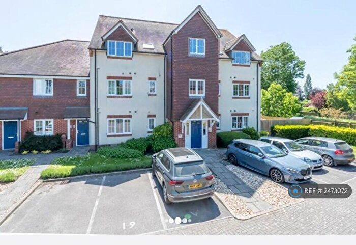 2 Bedroom Flat To Rent In Tilemakers Close, Westhampnett, Chichester, PO18