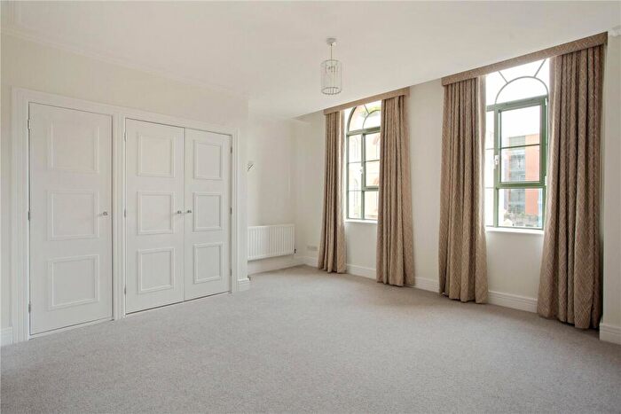 1 Bedroom Apartment To Rent In Brasenose Drive, SW13