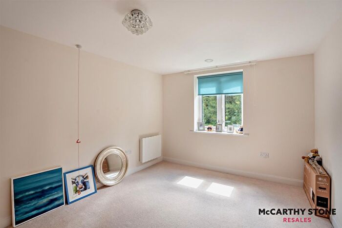 2 Bedroom Flat For Sale In Shackleton Place, Devizes, Wiltshire, SN10