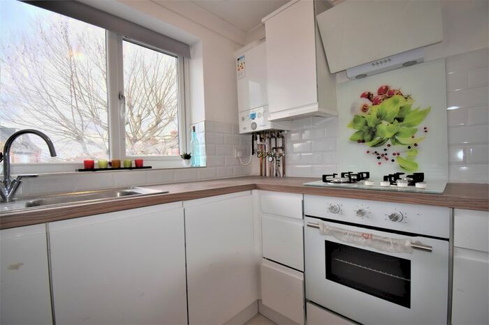 5 Bedroom End Of Terrace House To Rent In Freshwater Road, London, SW17