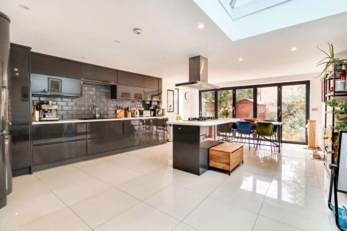 5 Bedroom End Terrace House To Rent In Feltham Avenue, East Molesey, KT8