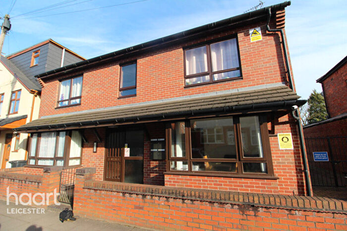 1 Bedroom Apartment To Rent In Rowsley Street, Leicester, LE5
