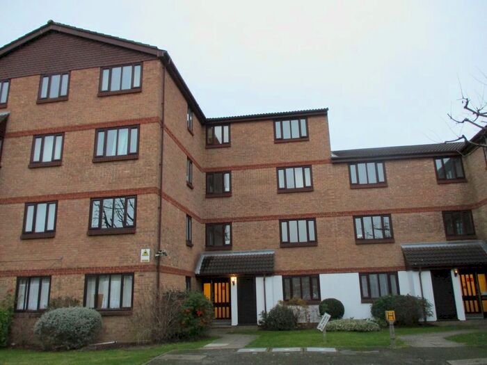 1 Bedroom Flat To Rent In Burnham Gardens, Croydon, CR0