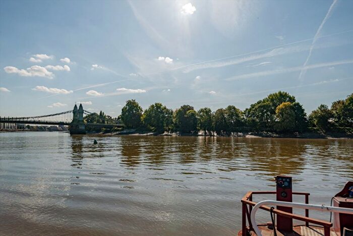1 Bedroom Houseboat For Sale In Lower Mall, Hammersmith, W6