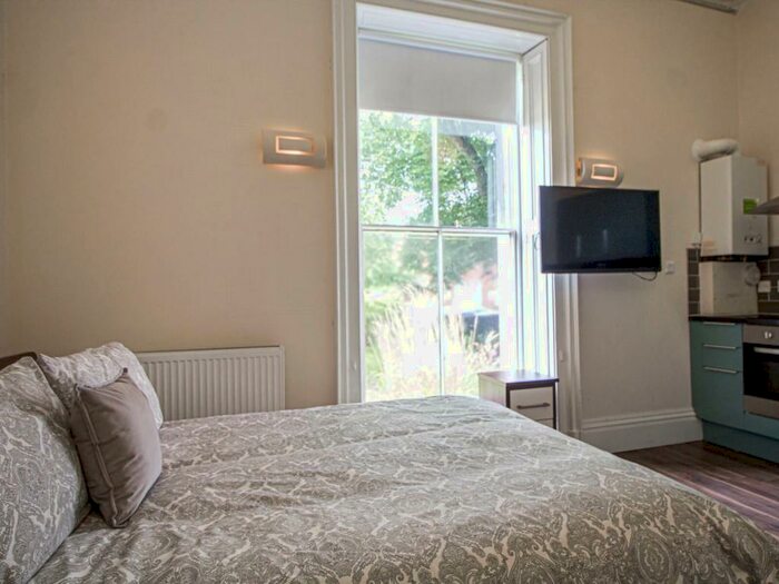 Studio To Rent In Clarendon Road, Leeds, West Yorkshire, LS2