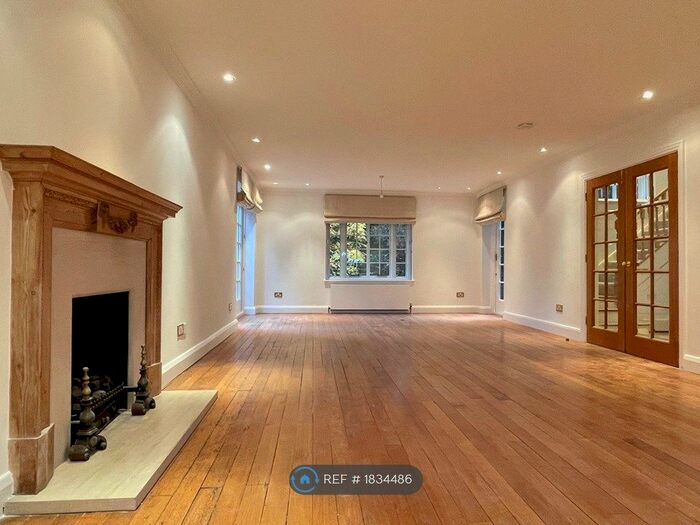 4 Bedroom Semi-Detached House To Rent In Bunkers Hill, London, NW11