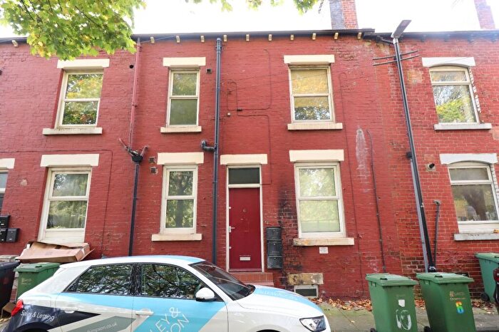 1 Bedroom Flat To Rent In Southfield Mount, Leeds, LS12