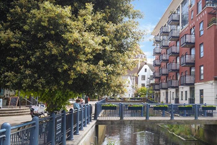 2 Bedroom Apartment For Sale In Charter Quay, Kingston Upon Thames, KT1