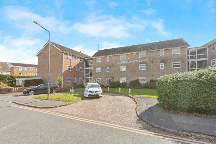 2 Bedroom Flat For Sale In Park Road, Southborough, Tunbridge Wells, TN4