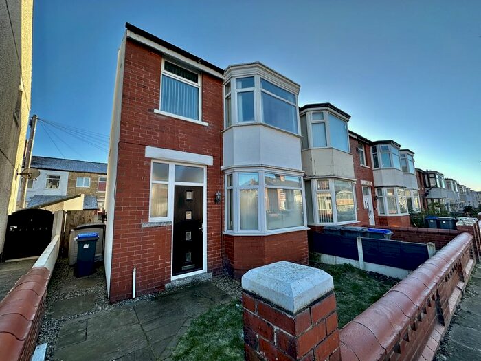 3 Bedroom End Of Terrace House To Rent In Finsbury Avenue, Blackpool, Lancashire, FY1