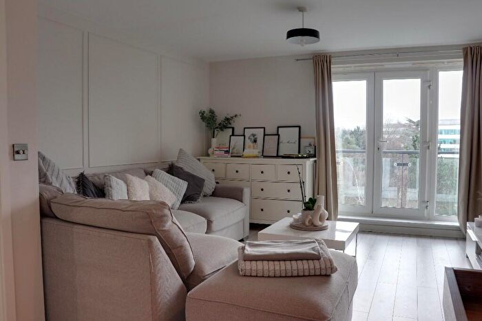 1 Bedroom Flat For Sale In Parkhouse Court, Hatfield, Hertfordshire, AL10