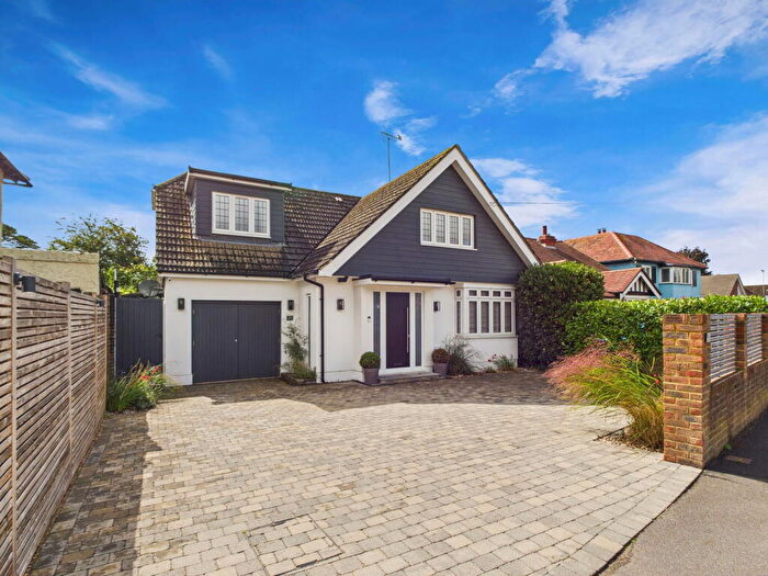 4 Bedroom Detached House For Sale In The Plantation, Offington, Worthing, BN13