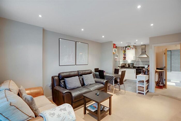 1 Bedroom Apartment For Sale In Cherrywood Lodge, Hither Green, SE13