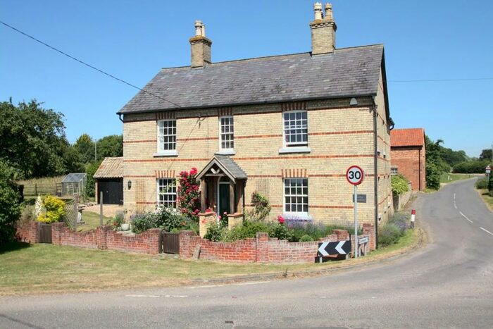 5 Bedroom Detached House To Rent In Channels End Road, MK44