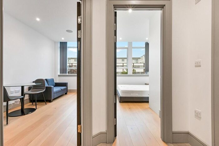 1 Bedroom Flat To Rent In Imperial Drive, Harrow, Middlesex, HA2