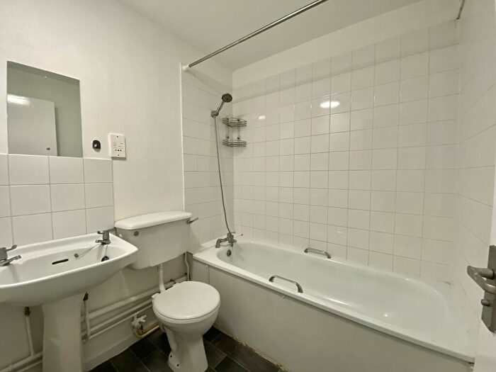 1 Bedroom Flat To Rent In Bushfield Court, Orton Goldhay, Peterborough, PE2