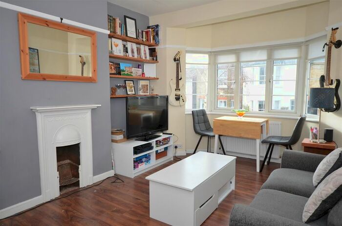 2 Bedroom Property To Rent In Crown Road, London, N10