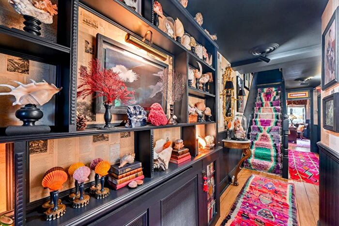 3 Bedroom Maisonette For Sale In Offley Road, Oval, London, SW9