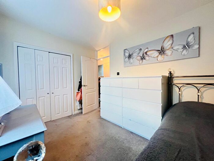 2 Bedroom Flat To Rent In Grenville Court, Ham View, CR0