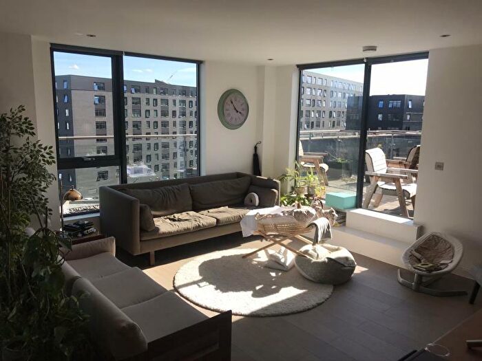 3 Bedroom Apartment To Rent In Apt . :: Flint Glass Wharf, M4