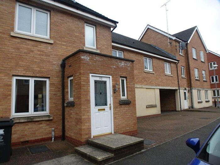 3 Bedroom Property To Rent In Padstow Road, Swindon, SN2