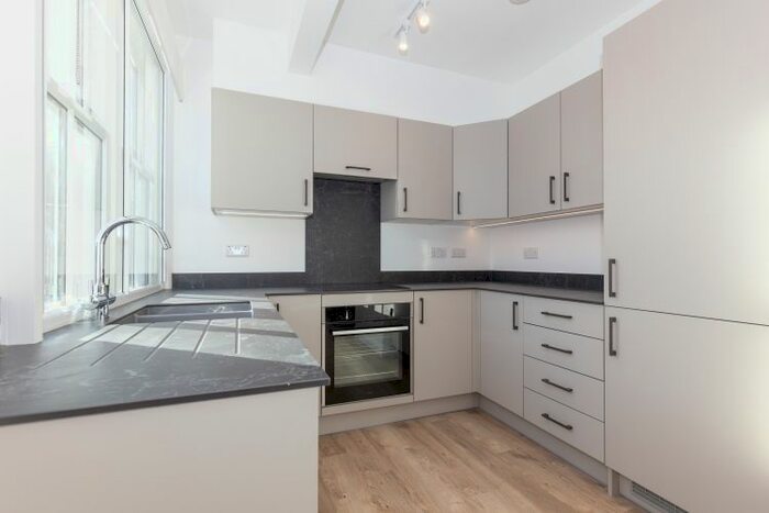 2 Bedroom Flat To Rent In Blue Boar Street, Oxford, OX1