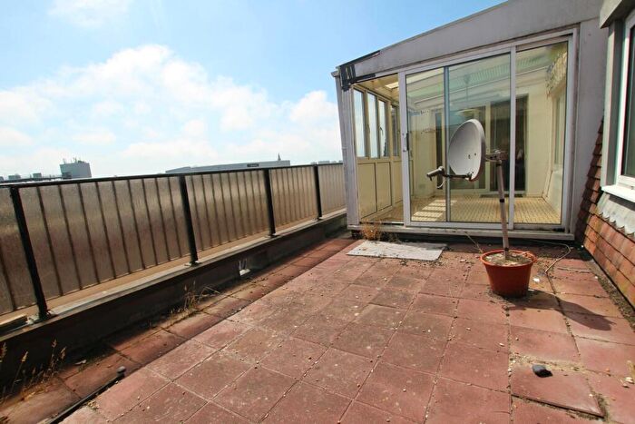 2 Bedroom Flat For Sale In St Leonards Road, Eastbourne, BN21