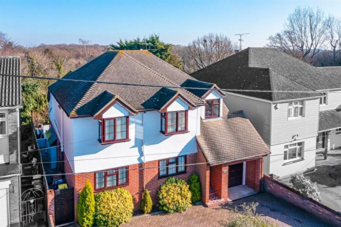 4 Bedroom Detached House For Sale In Bullwood Approach, Hockley, SS5