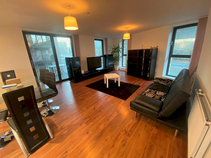 3 Bedroom Flat To Rent In Kingfisher Heights, 2 Bramwell Way, London E162Gq E16