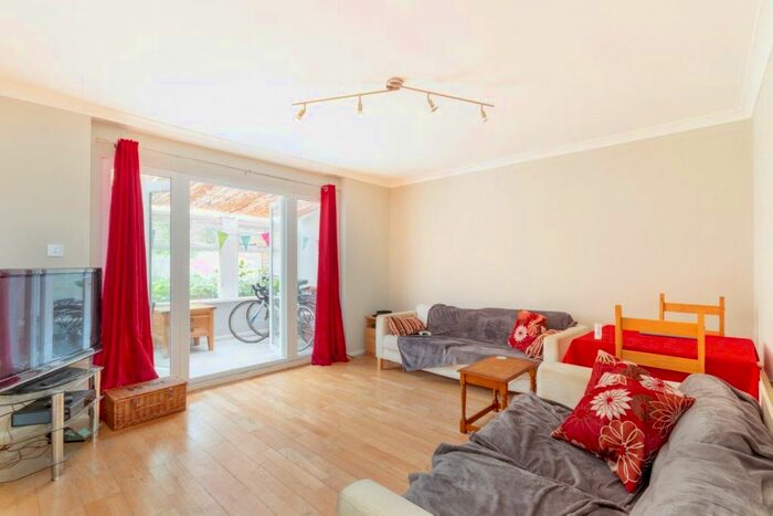 4 Bedroom Property To Rent In Little Dimocks, Balham, London, SW12
