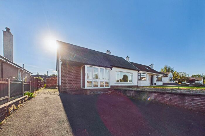 3 Bedroom Detached House For Sale In Wellhall Road, Hamilton, ML3