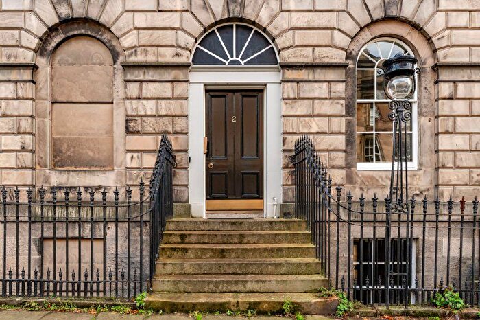 4 Bedroom Flat For Sale In / Darnaway Street, New Town, Edinburgh, EH3
