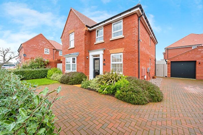 4 Bedroom Detached House For Sale In Tinick Crescent, Lavendon, Olney, MK46