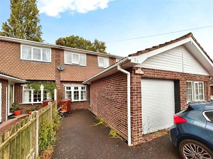 3 Bedroom Semi-Detached House To Rent In Eton Close, Lincoln, Lincolnshire, LN6
