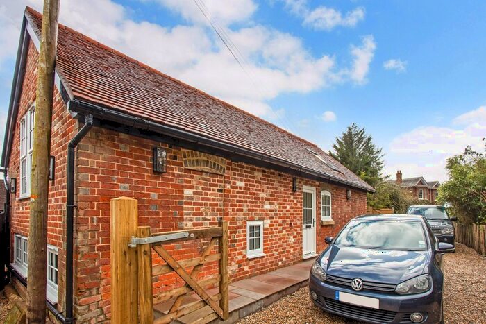 3 Bedroom Barn Conversion To Rent In Scabharbour Road, Hildenborough, Tonbridge, TN11