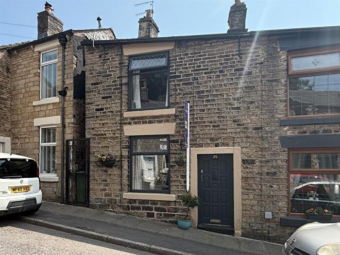 2 Bedroom End Terrace House For Sale In Quickedge Road, Mossley, OL5
