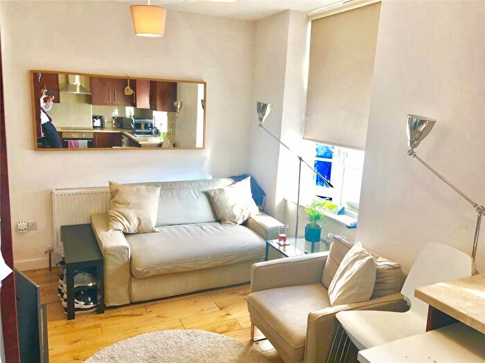 1 Bedroom Apartment To Rent In Golders Way, Golders Green, NW11