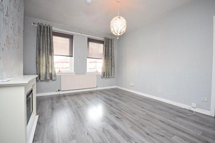 2 Bedroom Flat For Sale In Hillside Crescent, Hamilton, ML3