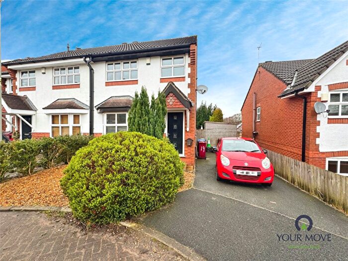 3 Bedroom Semi Detached House For Sale In The Glade, Blackburn, Lancashire, BB2