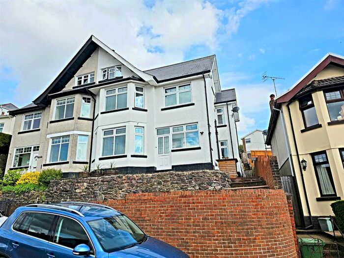 6 Bedroom Semi Detached House For Sale In Ty-Gwyn Road, The Common, Pontypridd, CF37