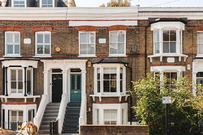 3 Bedroom House For Sale In Sewdley Street, London, E5