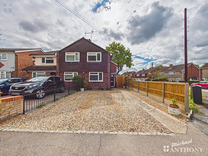 2 Bedroom Semi-Detached House For Sale In Grass Hays, Aylesbury, HP21