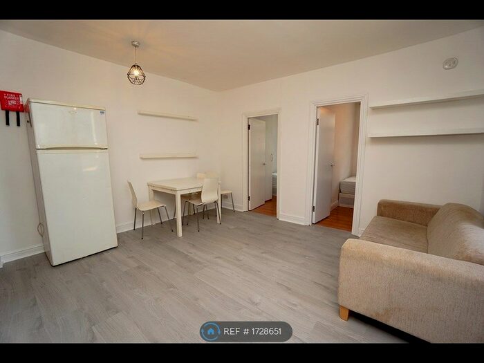 2 Bedroom Flat To Rent In Essex Road, London, N1