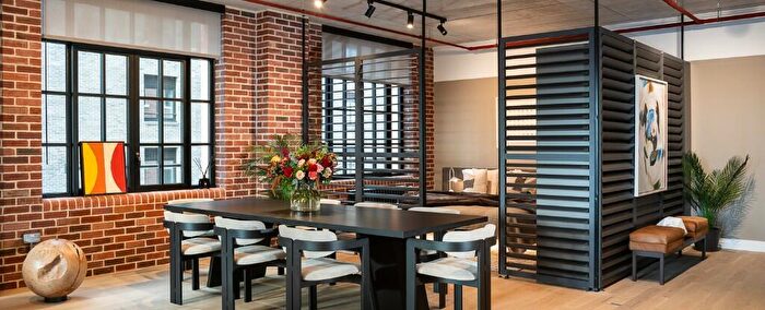 2 Bedroom Apartment For Sale In Canary Wharf, London, E14